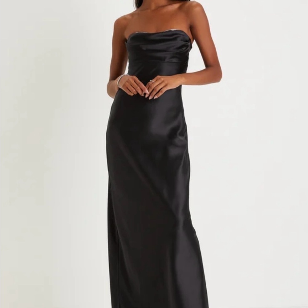 Lulu's Elegant Black Strapless Gown
